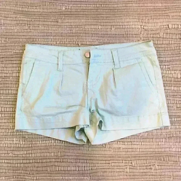 American Rag Pants - 𝅺AMERICAN Rag shorts juniors size 3 light g…